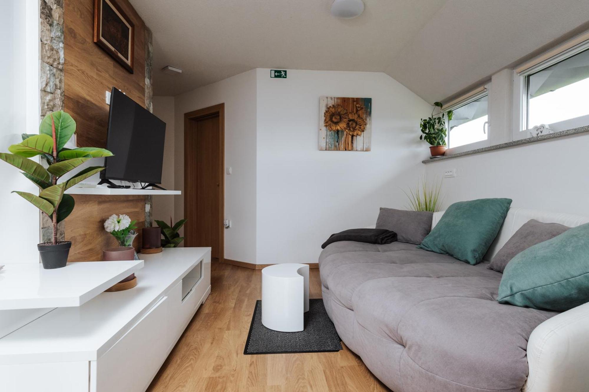 Tanja S Holiday Home In Nature With Sauna And Hot Tub Gorica pri Slivnici Екстер'єр фото